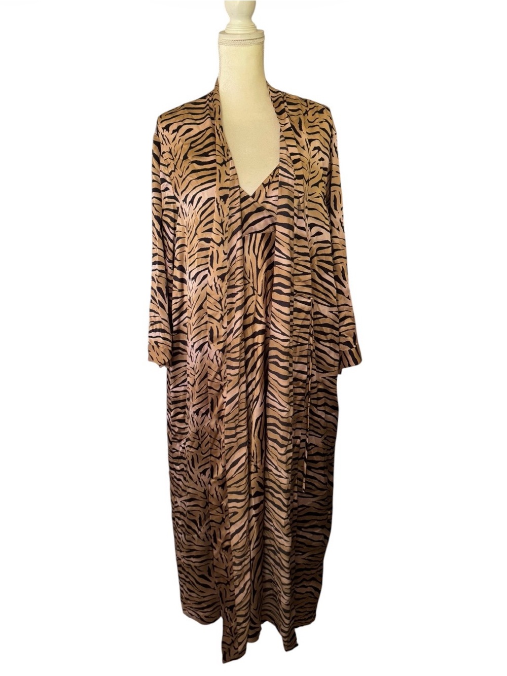 Neiman Marcus Brown & Black Tiger-Print Long Robe